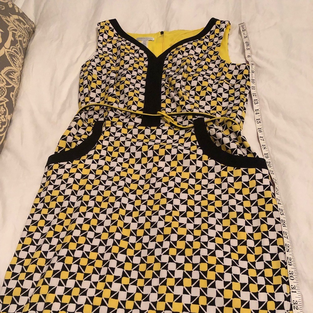 Short sleeve fitted dress with pockets